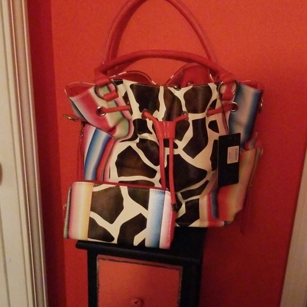 Red Giraffee Satchel with matching Wallace